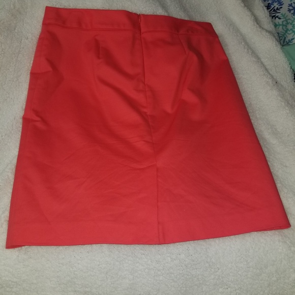 Liz Claiborne pencil skirt - Picture 2 of 3